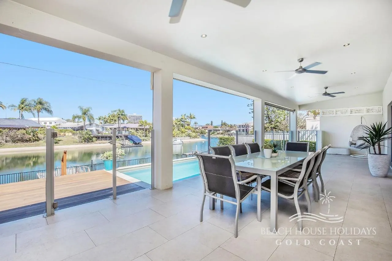 Waterfront Belle Beach House Gold Coast