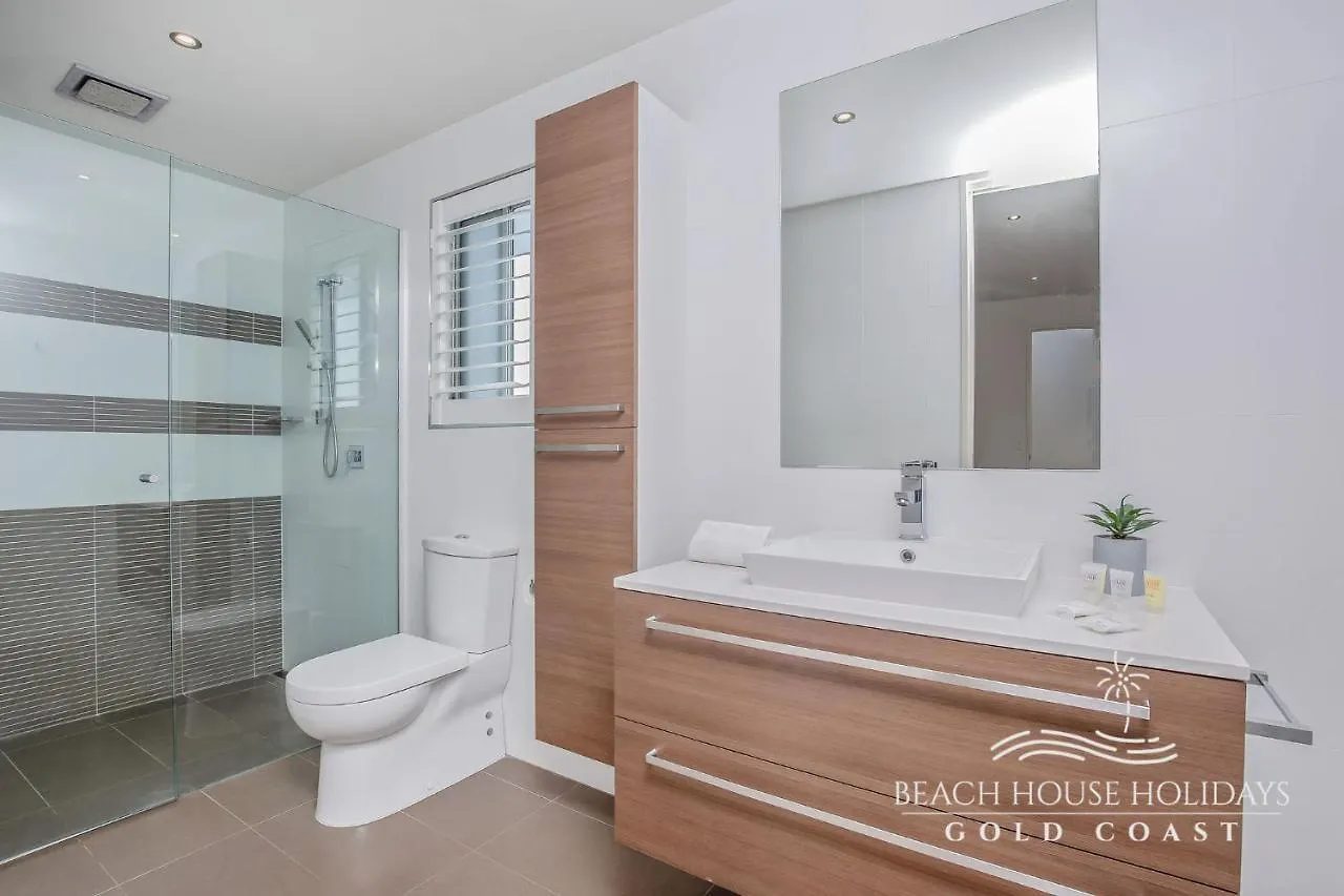 Waterfront Belle Beach House Holiday home Gold Coast