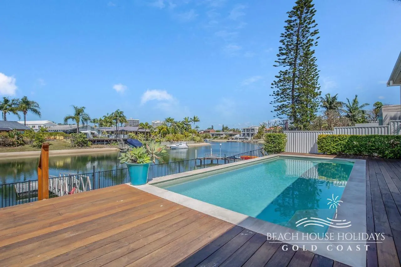Waterfront Belle Beach House 0*, Gold Coast